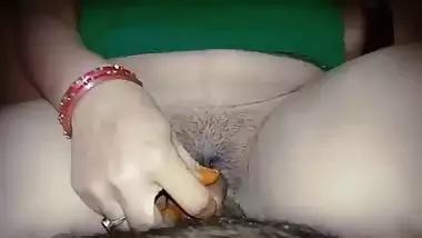 Desi College girlfriend fuck in oyo (Hindi audio)