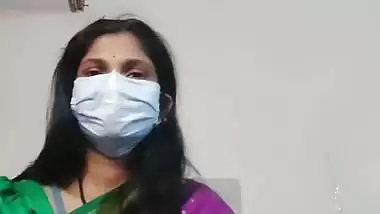 Desi bhabi removing saree and nude show for money