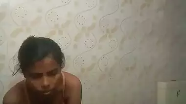 Girlfriend shaving pussy recorded for boyfriend