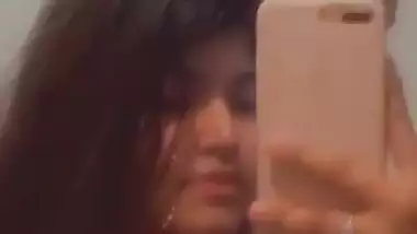 Beauty showing big boobs video as status message