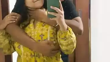 Beautiful tanker wife boob press and doggy viral sex