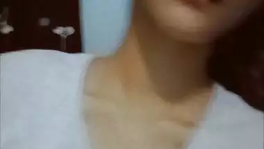 Slim desi horny girl fingering pussy viral nude