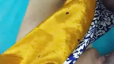 Desi lady sucks dick in the blowjob MMS