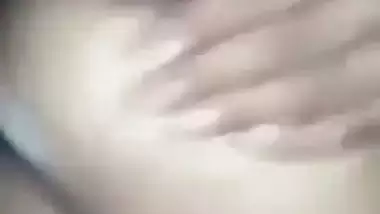 19-year-old desi girl’s Indian teen xxx video of fingering