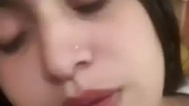 Khubsurat ladki ki pussy showing to boyfriend viral MMS