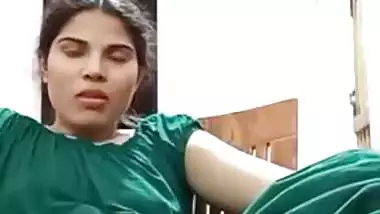 Best video call sex chat of hot figure showing pussy