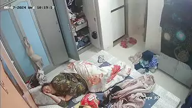 Tanker bhabhi dress change after nude bath