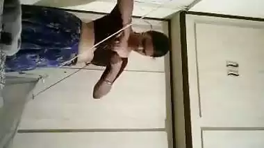 Nude mom wearing saree viral videos taken by son