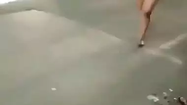 Indian nude MMS of a Kolkata slut walking naked on streets