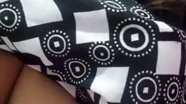Man enjoys Pakistani video call sex with a milf from Karachi