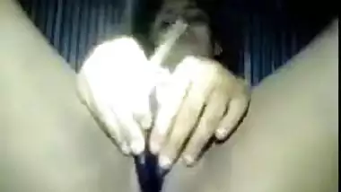 Horny Desi girl dildoing her chubby pussy with zucchini XXX