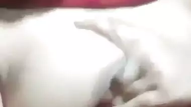 Hijab girl opens bra and round boobs show on cam