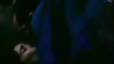 What is the actress's name and which vid