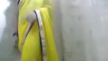 INDIAN BHABHI EXPOSING HUGE BOOBS ON WEBCAM