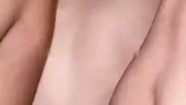 HD sex video of a man fucking a shaved pussy in a hotel