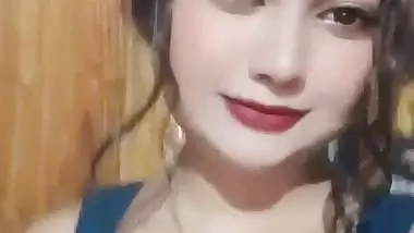Chubby Bangladeshi big boobs showing at night on live call