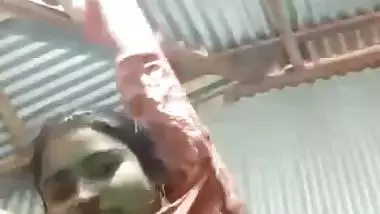 Village girl after bath asking sorry in nude MMS