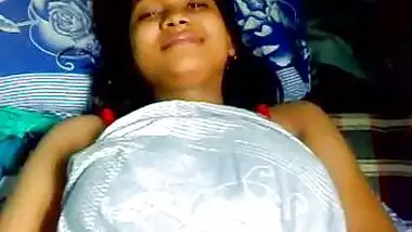 Desi Mumbai college girl Shilpa boob show