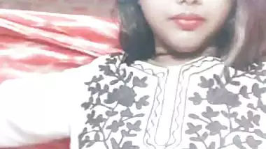 Desi girl in glasses plays with her soft boobs